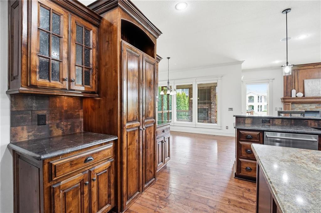 324 NW Thoreau Circle