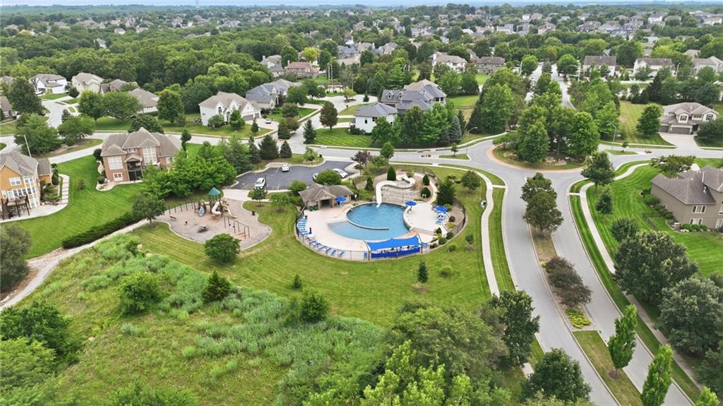 324 NW Thoreau Circle