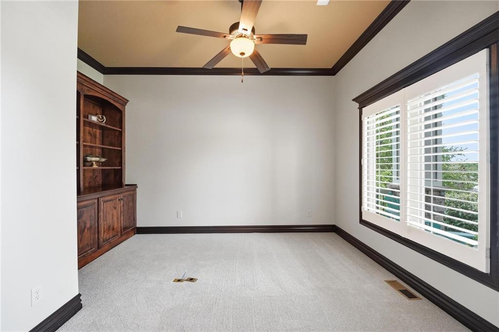 324 NW Thoreau Circle