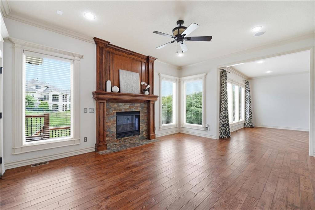 324 NW Thoreau Circle