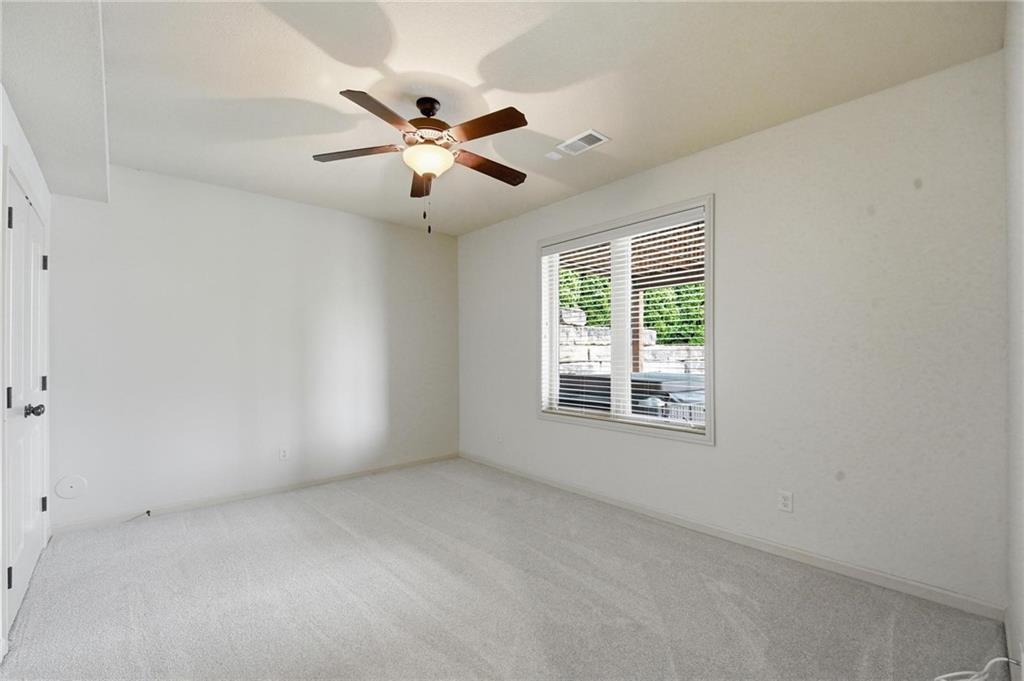 324 NW Thoreau Circle