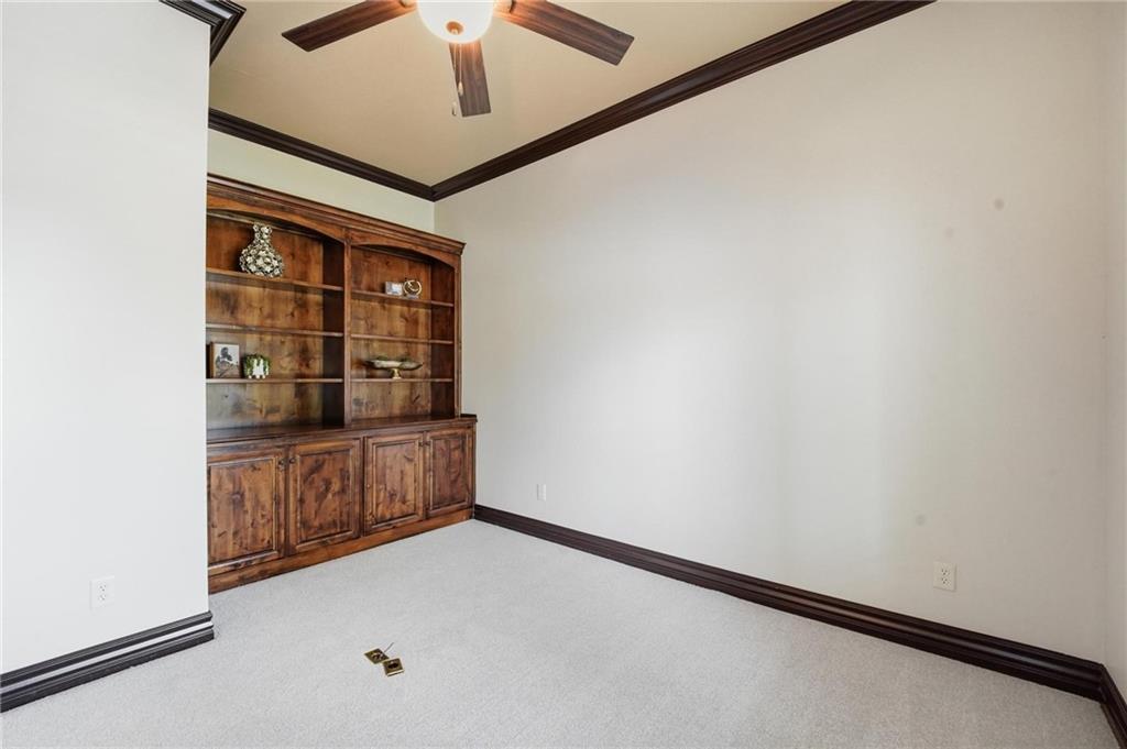 324 NW Thoreau Circle
