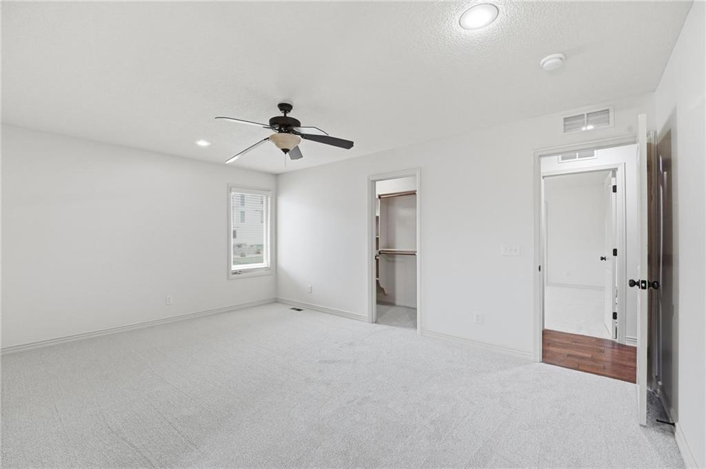 324 NW Thoreau Circle