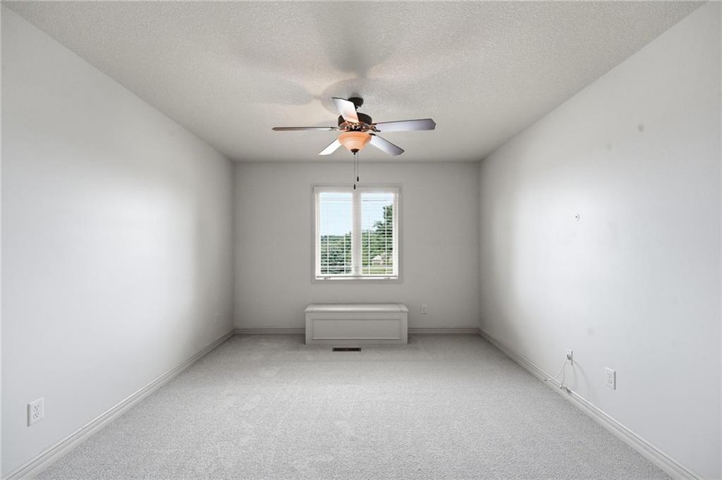 324 NW Thoreau Circle