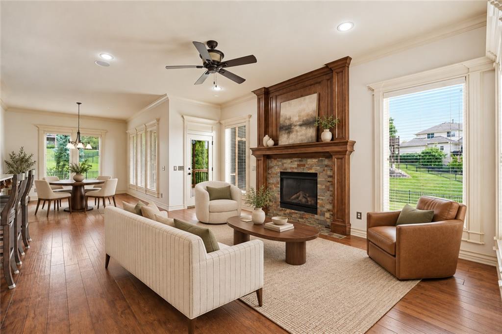 324 NW Thoreau Circle
