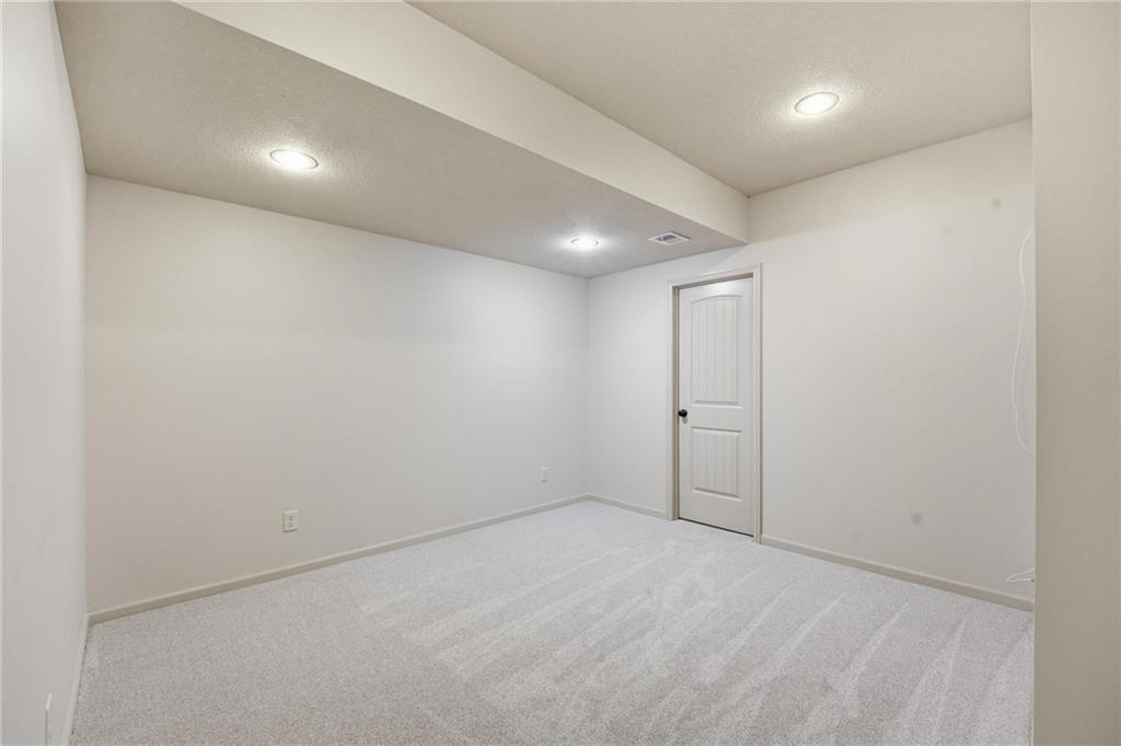 324 NW Thoreau Circle