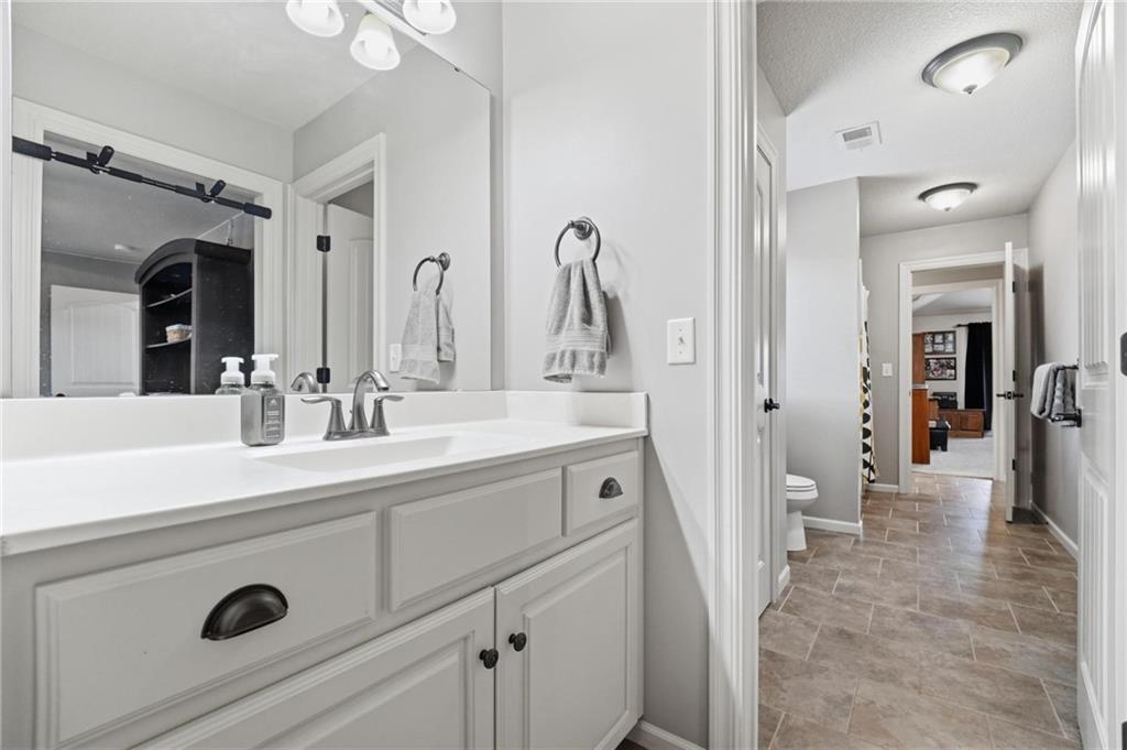 1124 Metfield Lane
