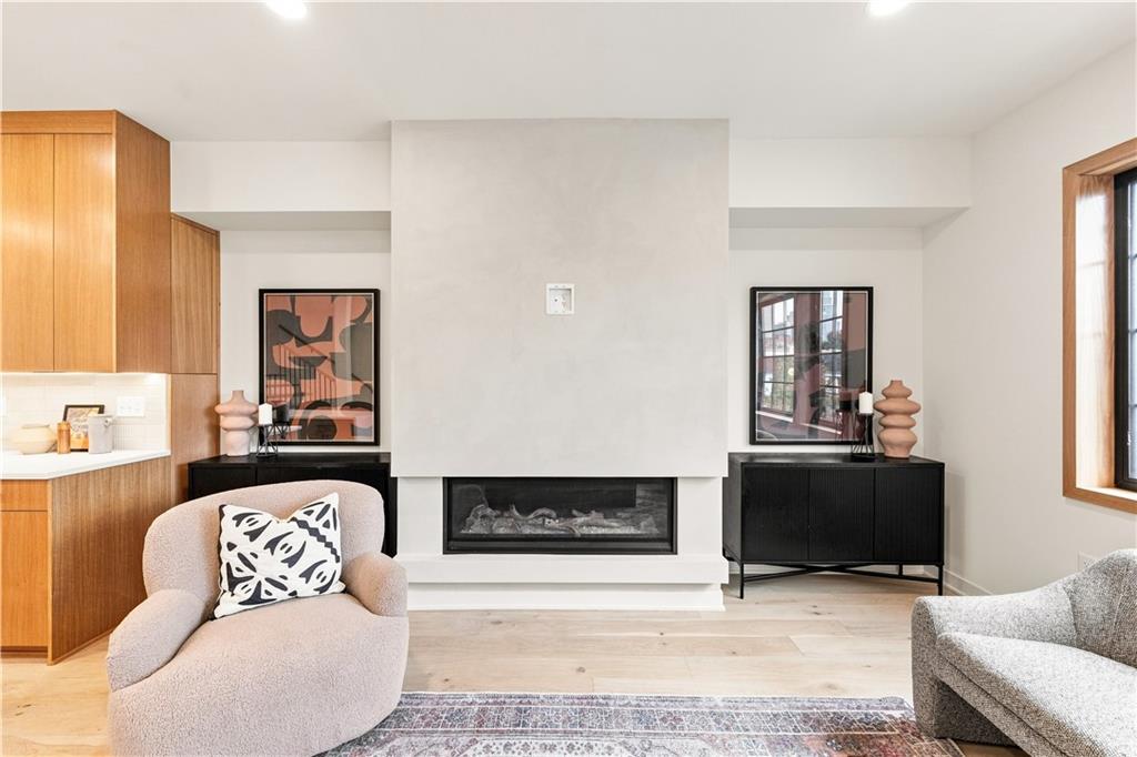 1907 Locust Street
