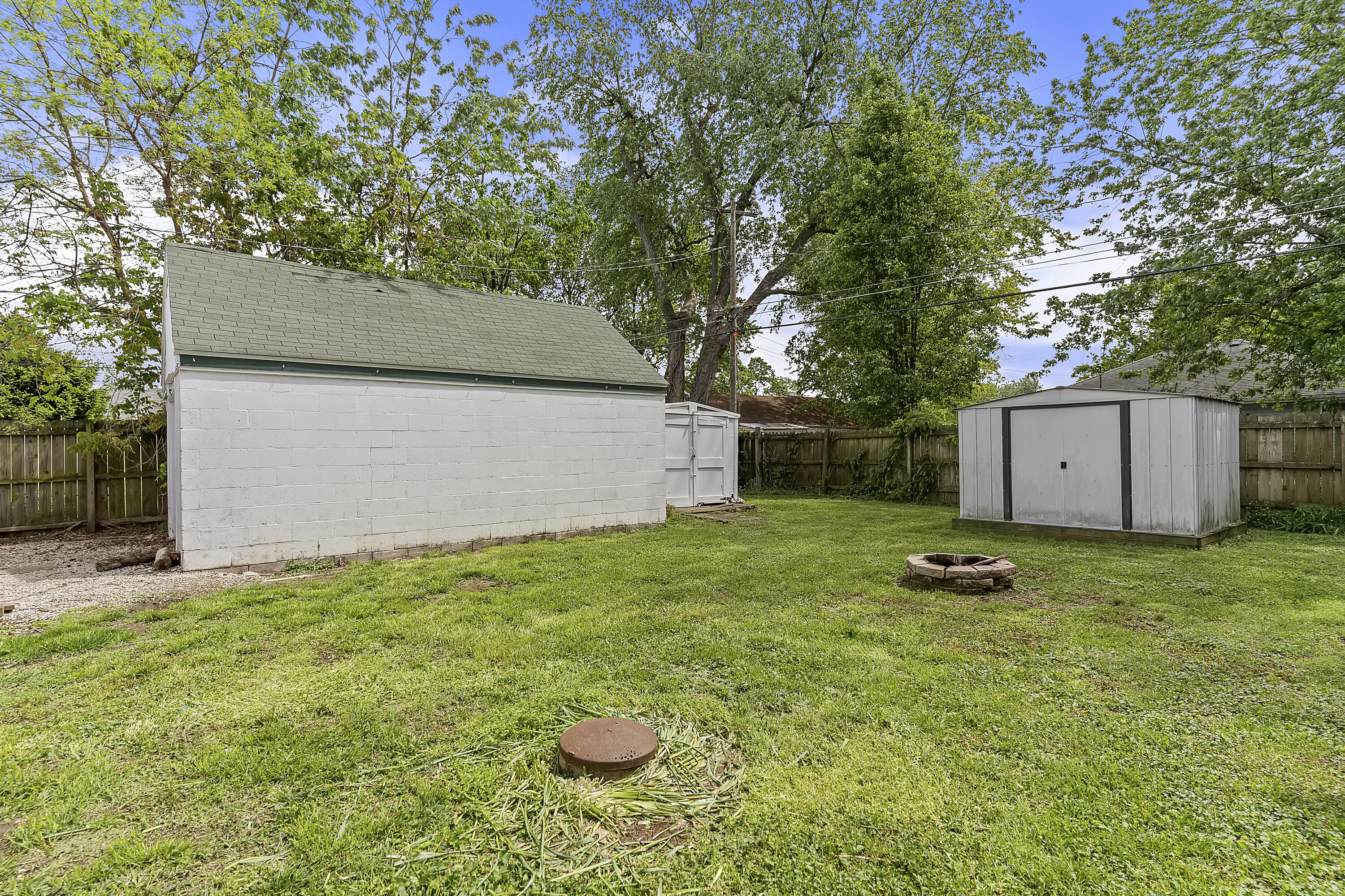 1536 E Whiteside Street