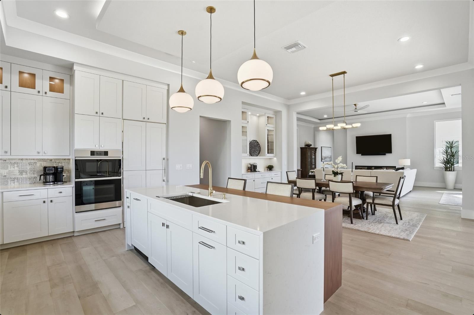 1815 RIO VISTA TER