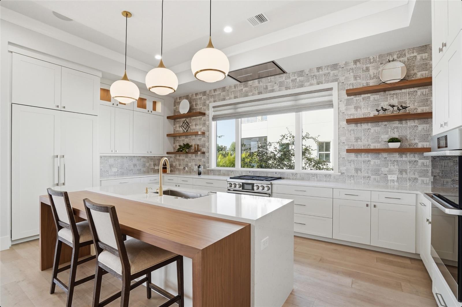 1815 RIO VISTA TER