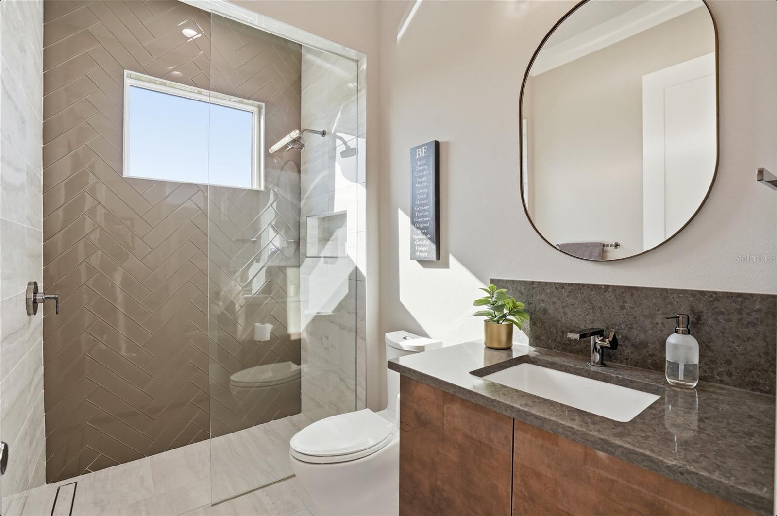 1815 RIO VISTA TER