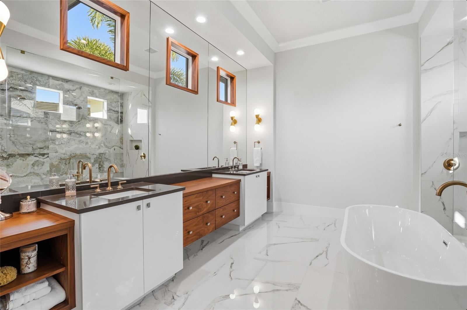 1815 RIO VISTA TER