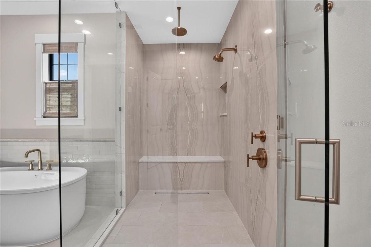 1625 RIO VISTA TER