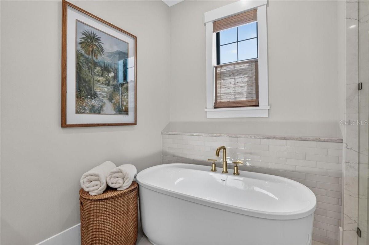 1625 RIO VISTA TER