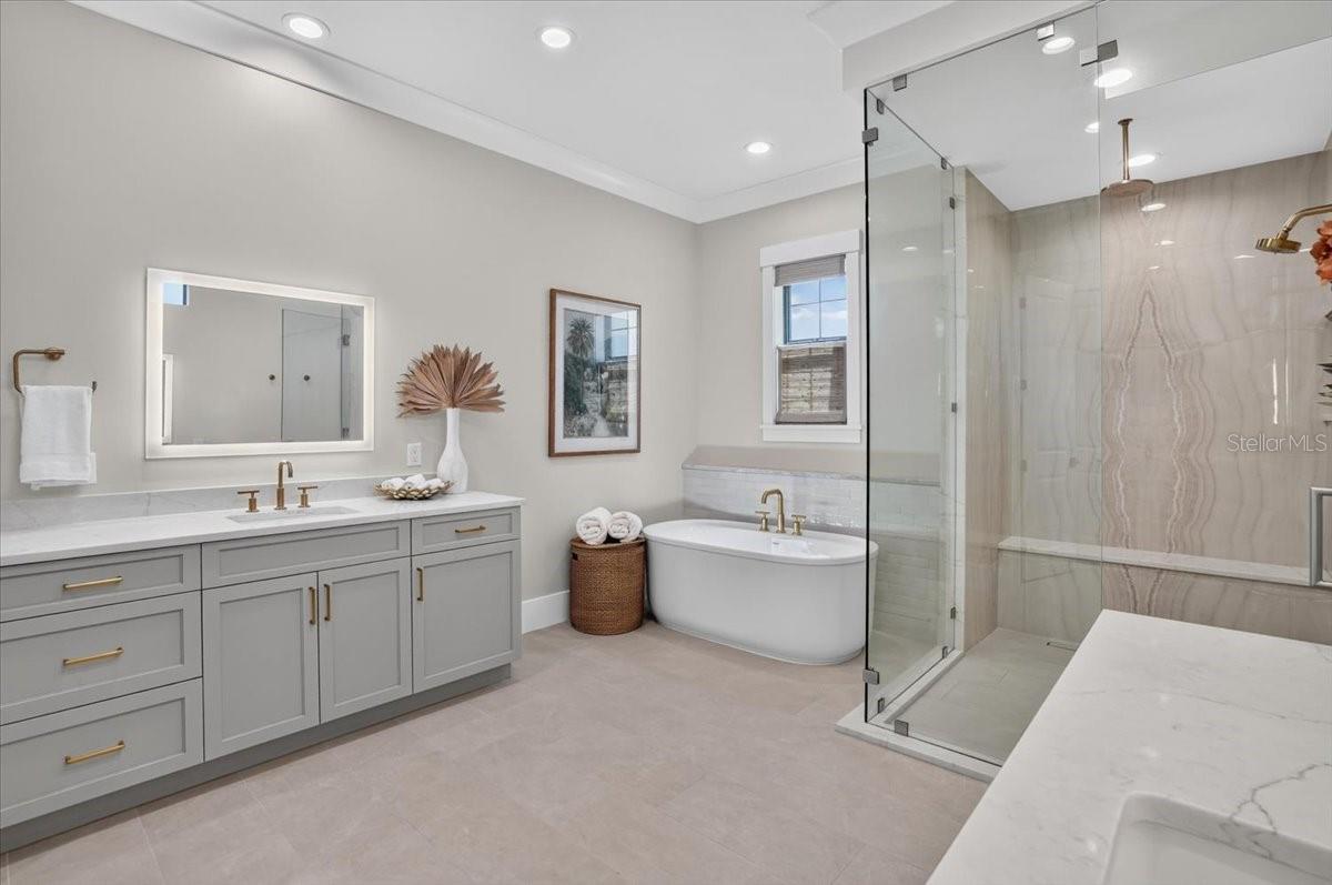 1625 RIO VISTA TER