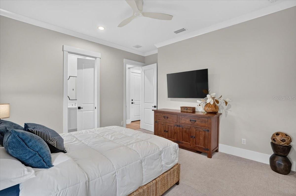 1625 RIO VISTA TER