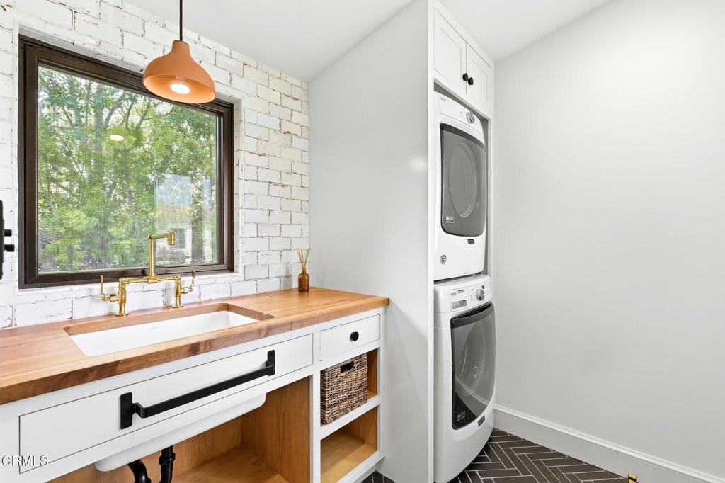 130 Avocado Place