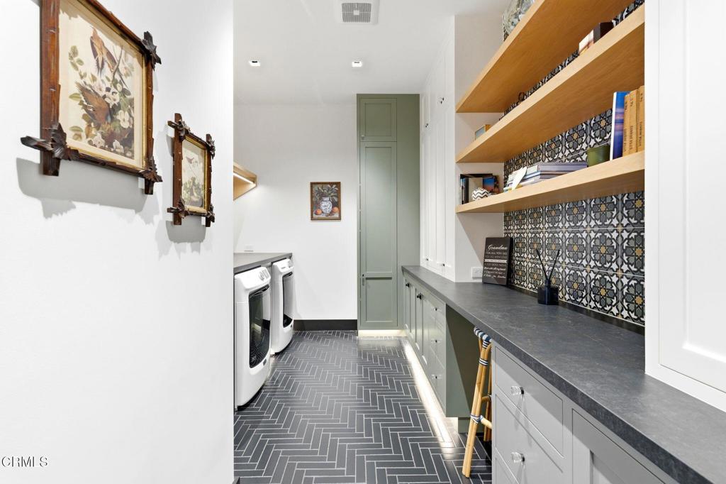 130 Avocado Place
