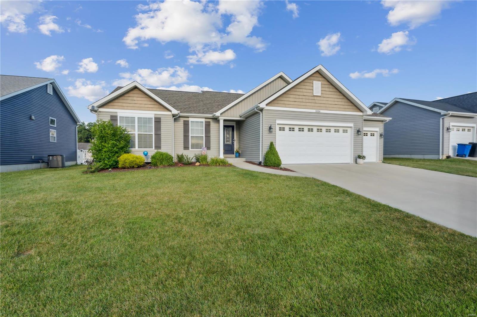 1034 Palisades Lane