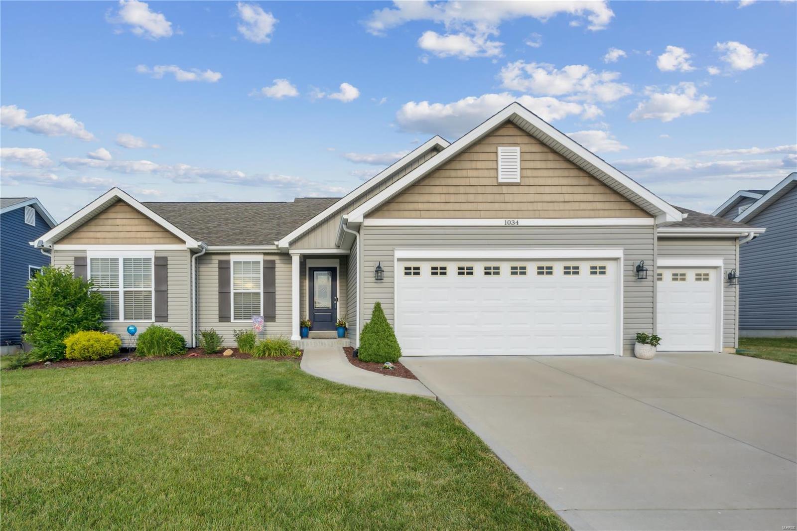 1034 Palisades Lane