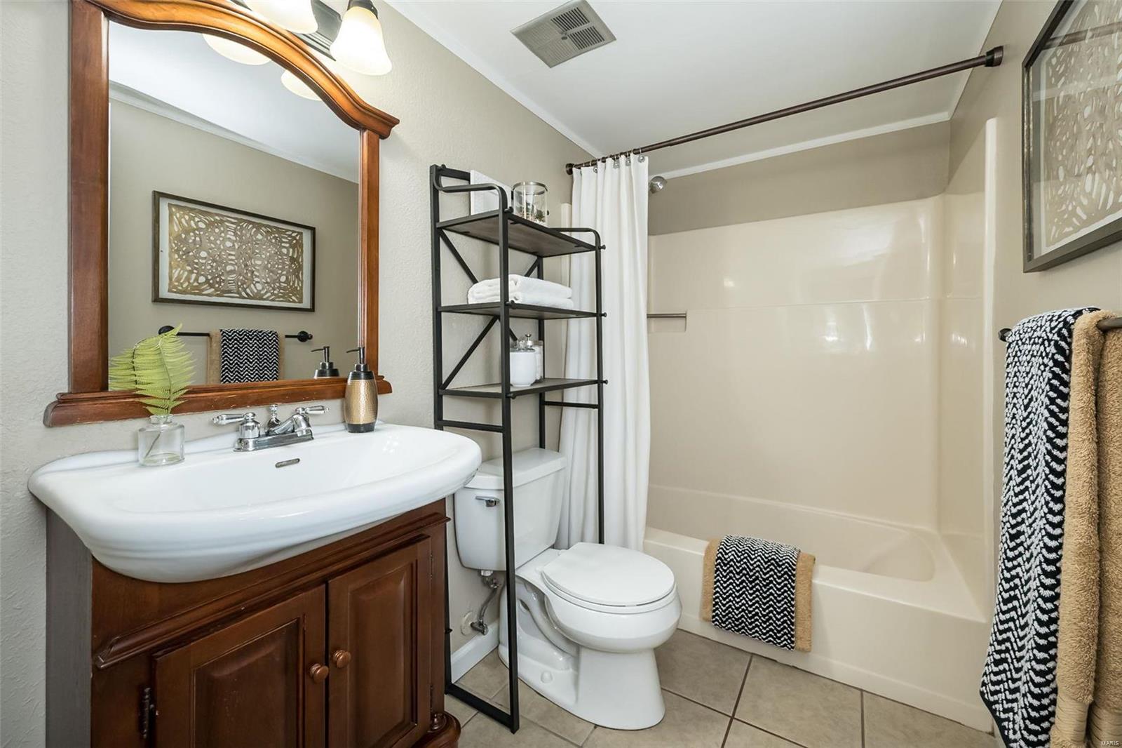 1465 Heritage Landing Unit: 208