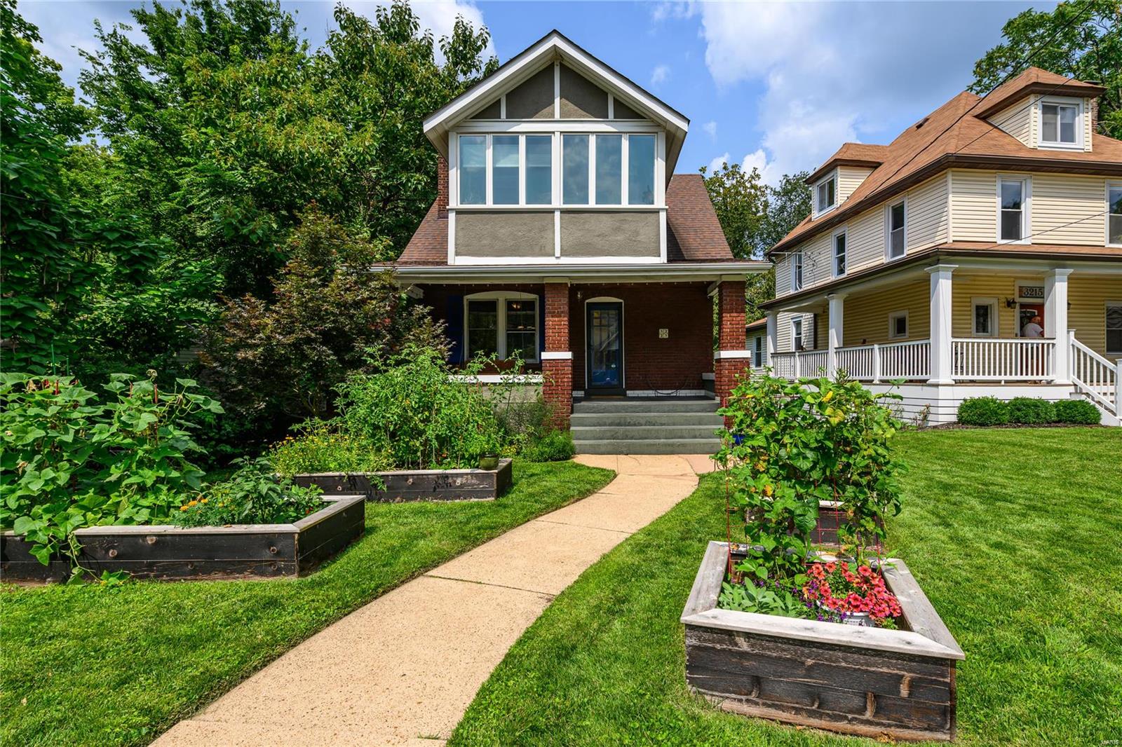 3223 Tennyson Square