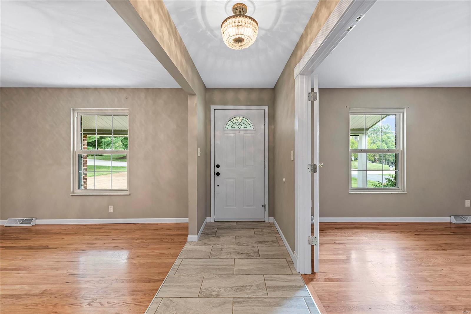 114 Royal Oaks Drive