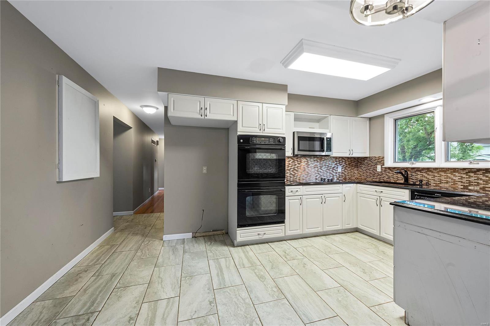 114 Royal Oaks Drive