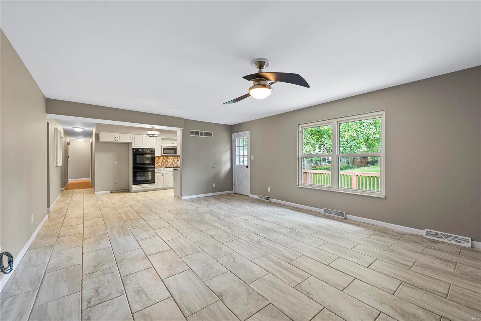 114 Royal Oaks Drive