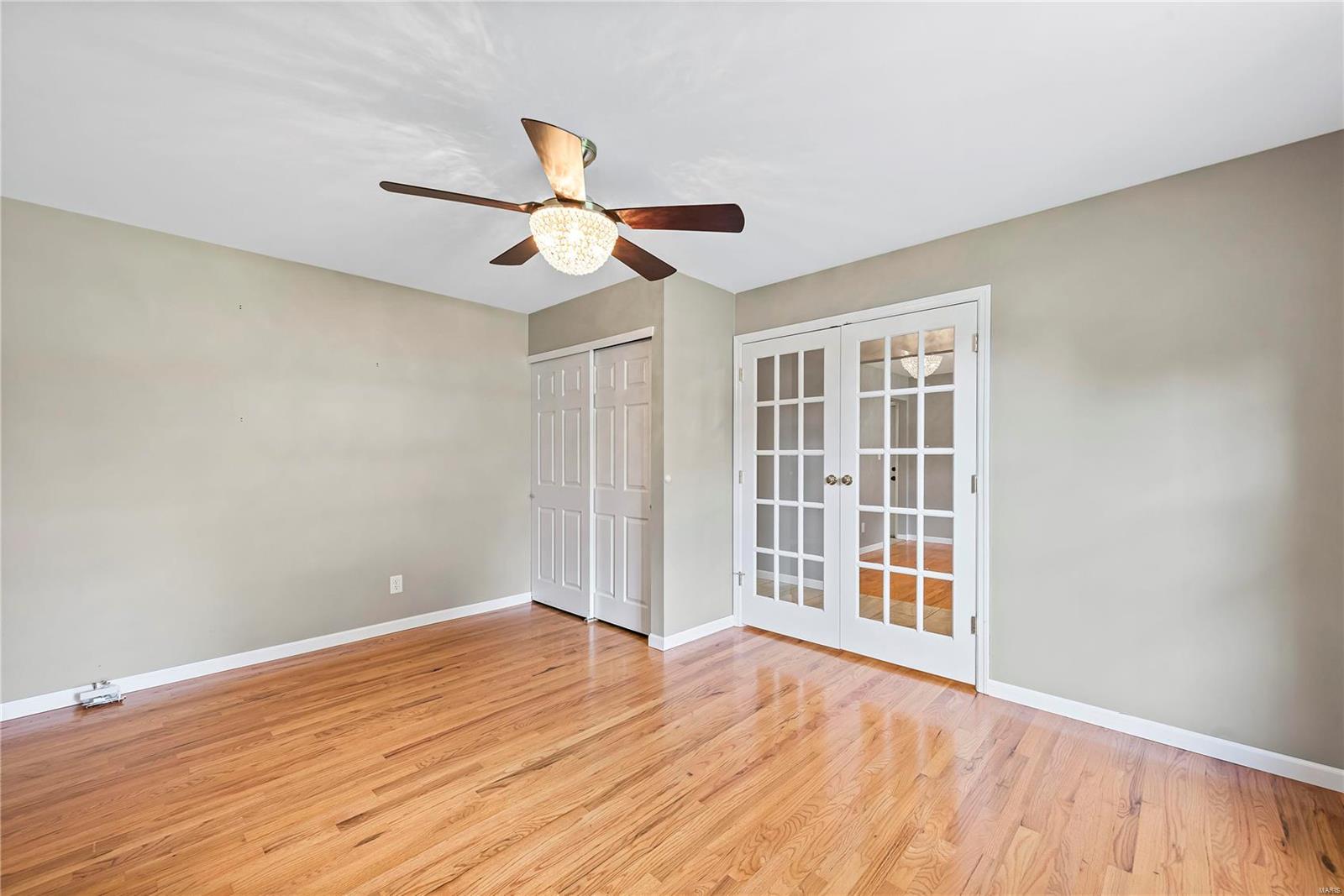 114 Royal Oaks Drive