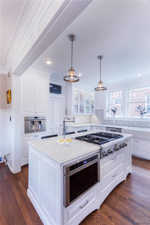 7715 Country Club Court