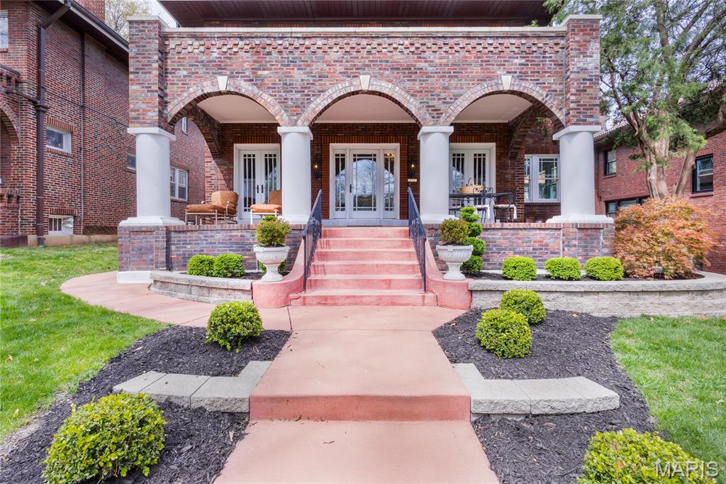 7715 Country Club Court