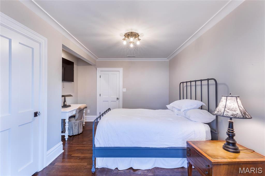 7715 Country Club Court