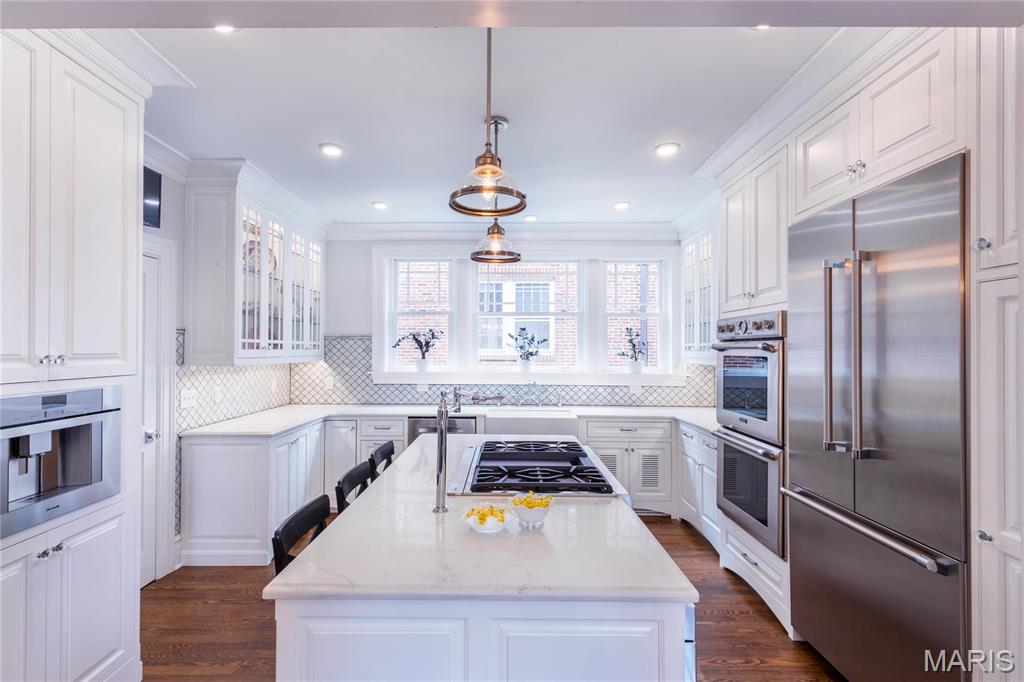 7715 Country Club Court