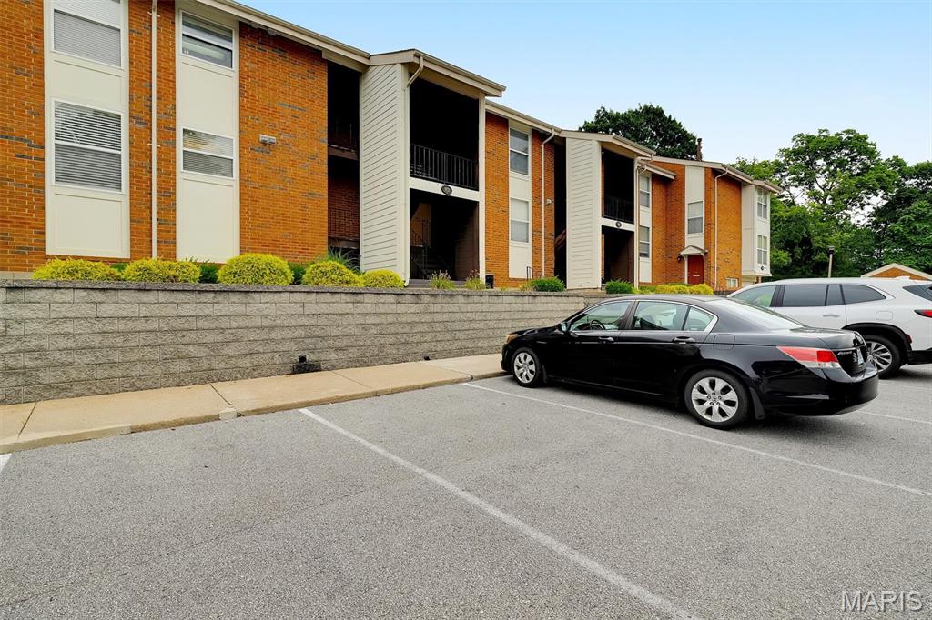 1935 Greenglen Drive Unit: 204