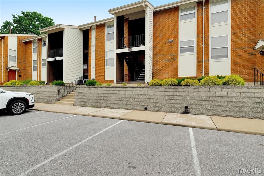 1935 Greenglen Drive Unit: 204