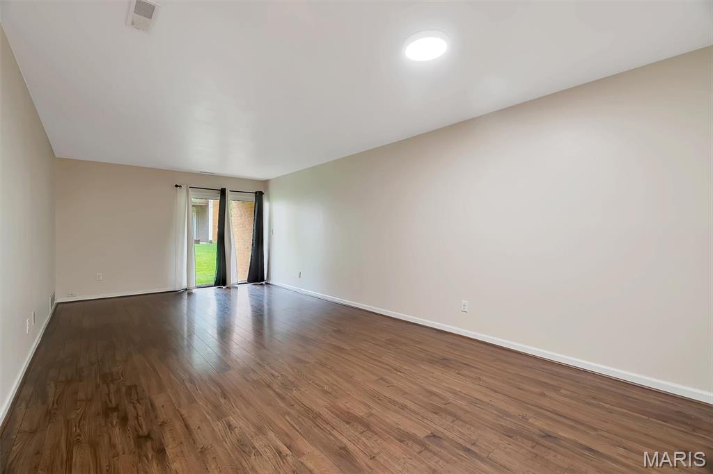 1935 Greenglen Drive Unit: 204