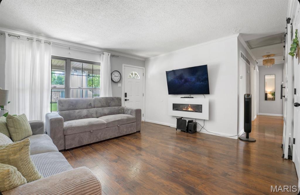 8 Alandale Court
