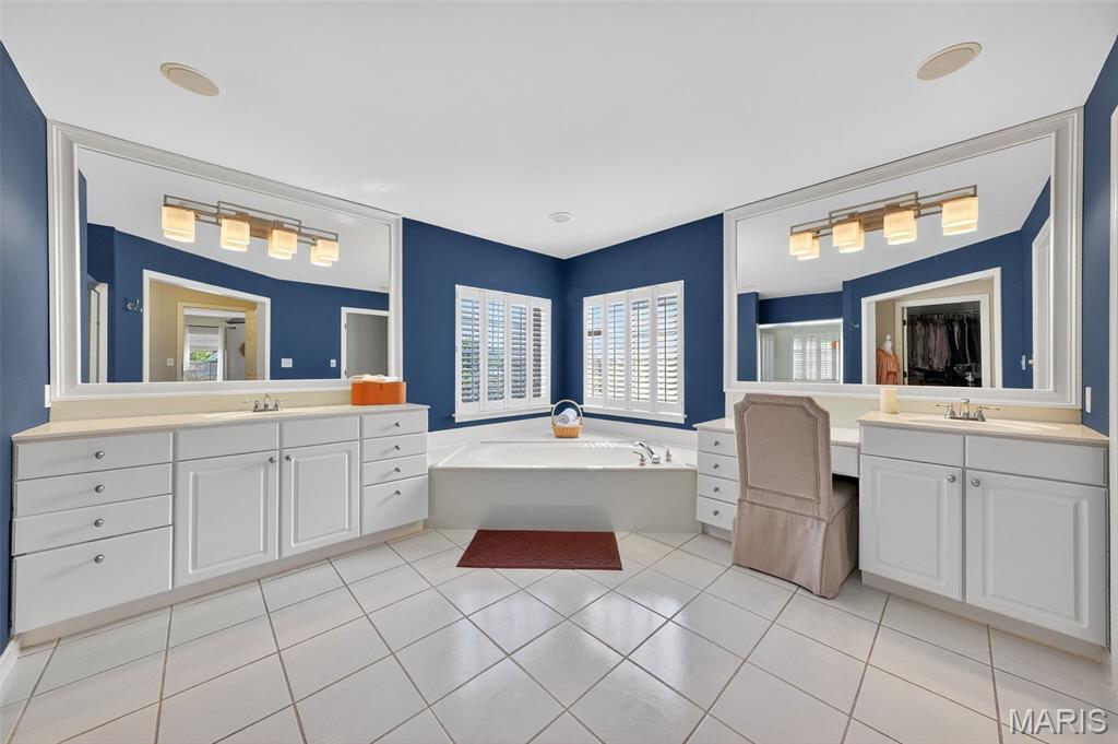 15575 Meadowbrook Circle Lane