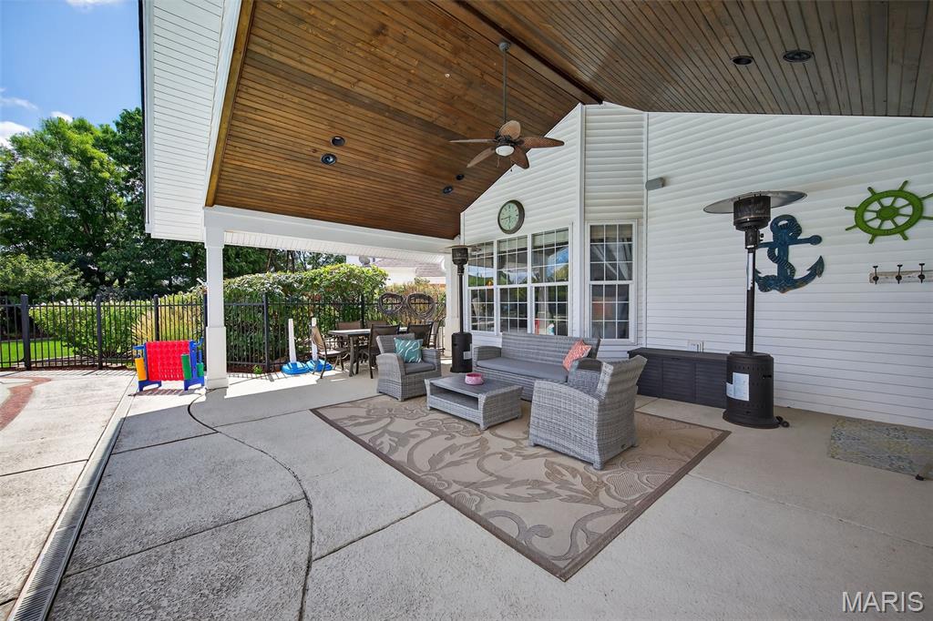 15575 Meadowbrook Circle Lane
