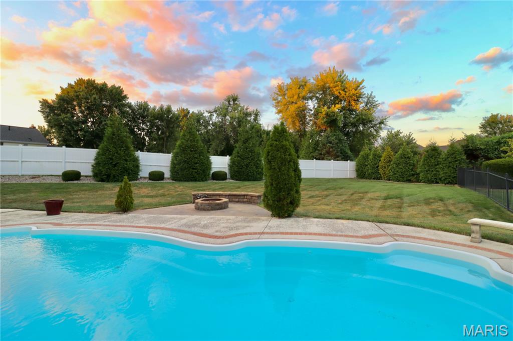 15575 Meadowbrook Circle Lane