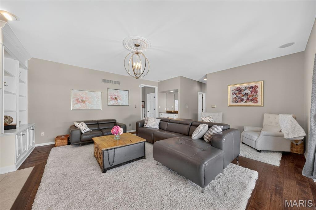 15575 Meadowbrook Circle Lane