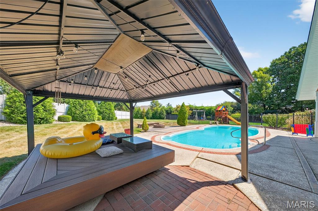 15575 Meadowbrook Circle Lane