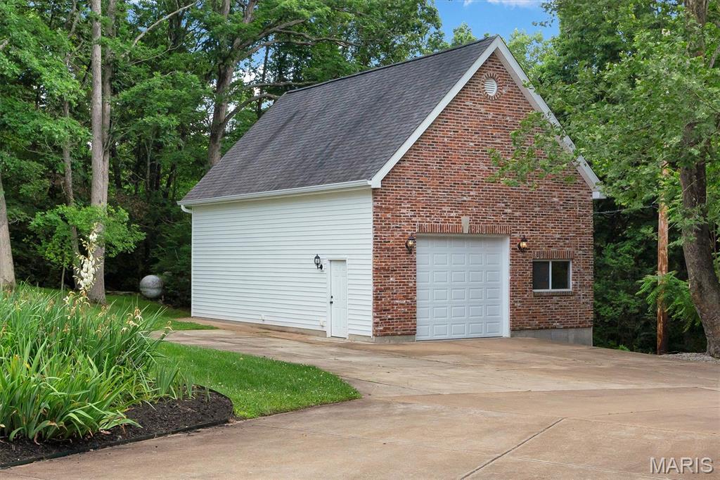 144 Cherokee Court