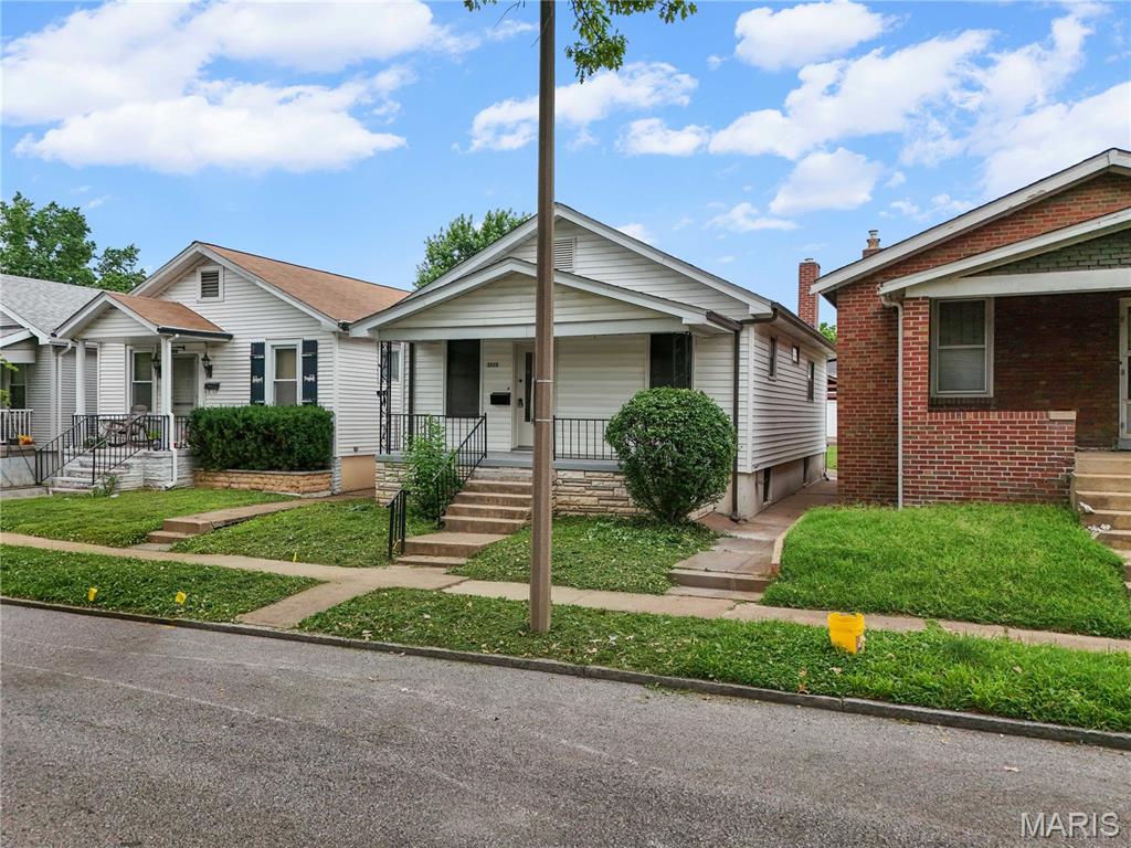 5223 Schollmeyer Avenue