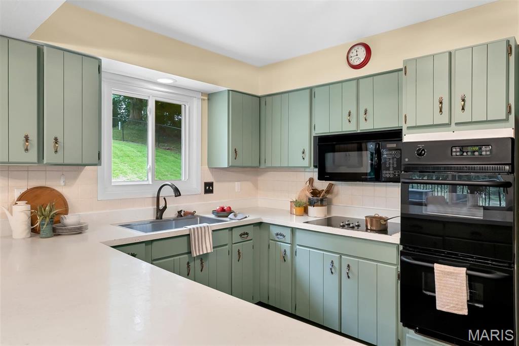 3837 Fleur Du Bois Drive