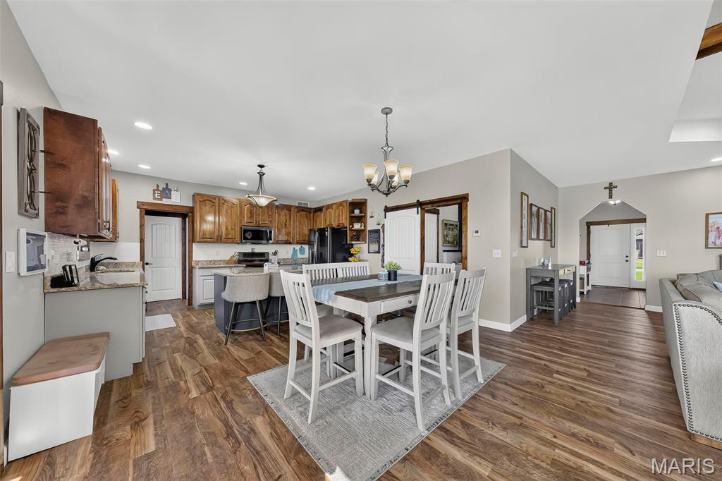 2 Condor Ridge Court