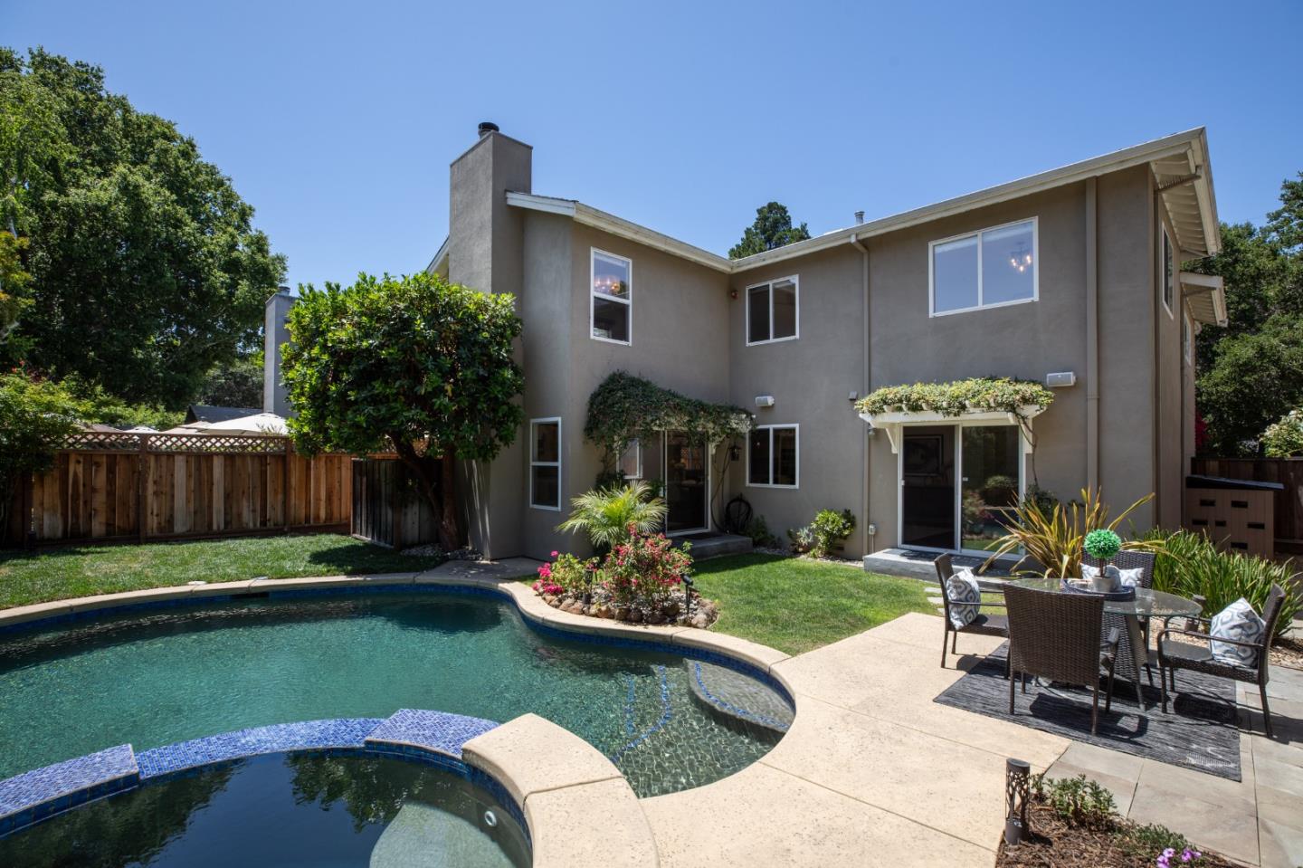 426 8th AVE