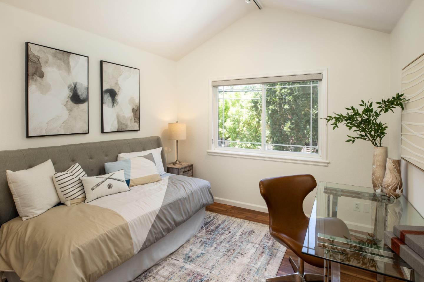 426 8th AVE
